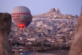 kulturel-mirasimiz-olan-bolgede-peribacalarinin-ortasina-betonarme-binalar-yapiliyor-kapadokya-yok-ediliyor-QOBEd23T.jpg