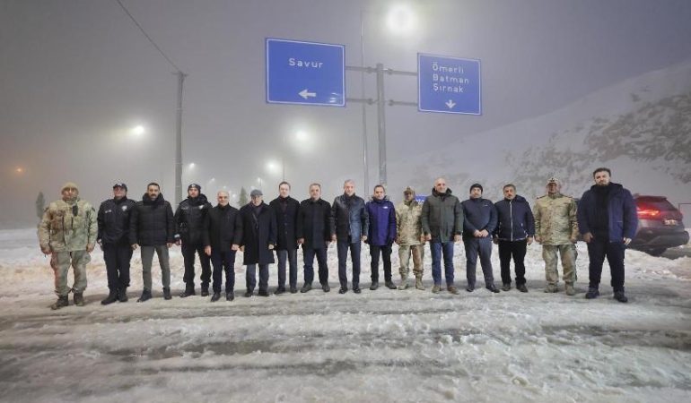 Mardin Valisi Akkoyun karla mücadele çalışmalarını inceledi